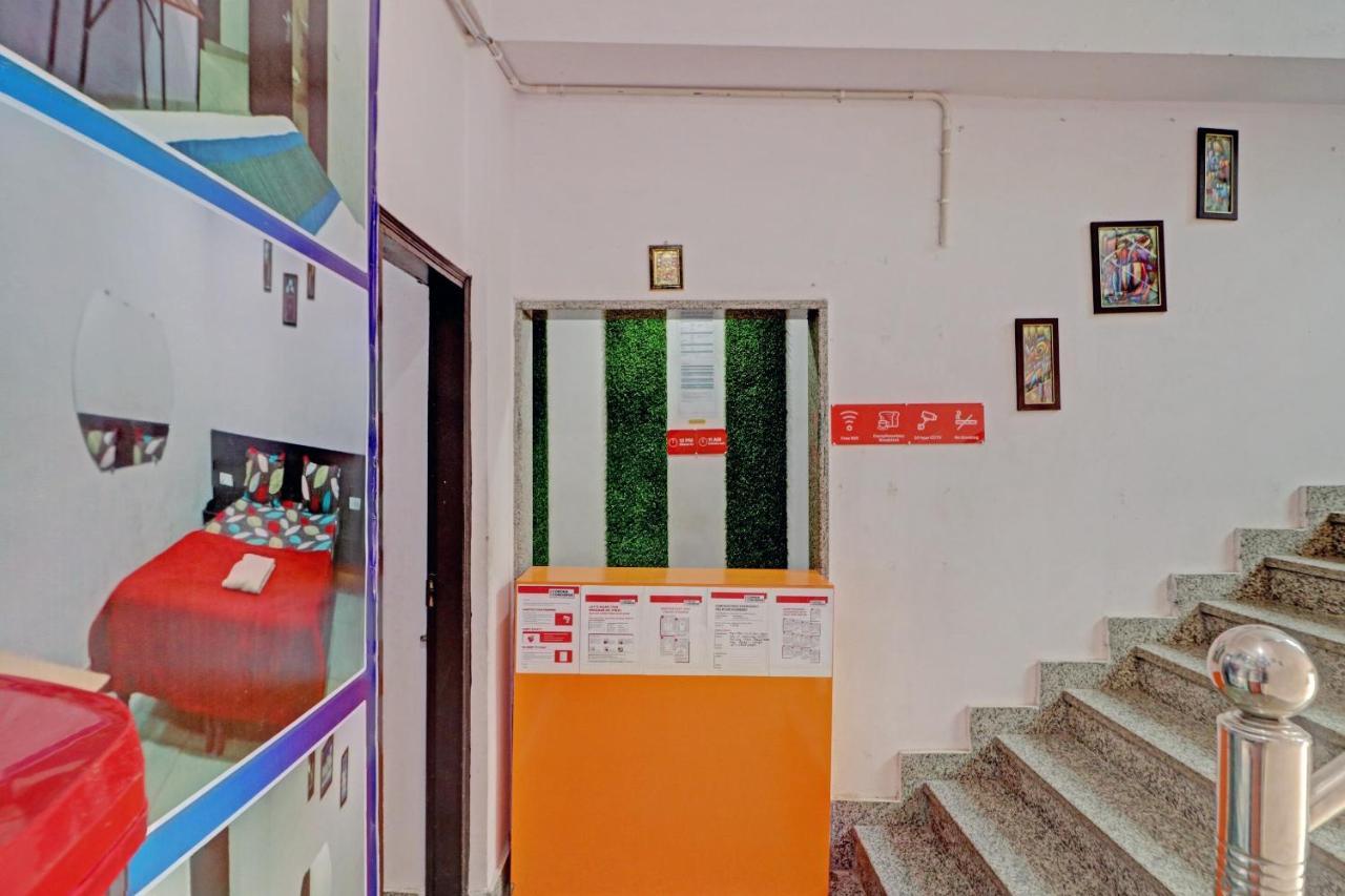Oyo 81168 Collection O Dwarka Mor 뉴델리 외부 사진